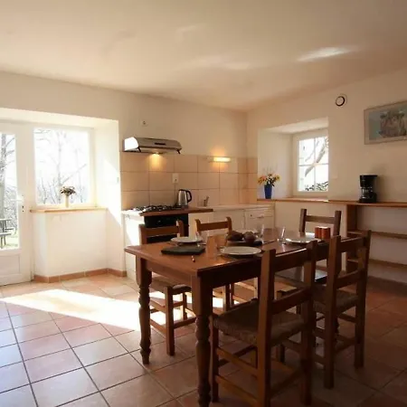 Saint-étienne-lardeyrol, 3 Pièces, 4 Personnes - Fr-1-582-332 Hébergement de vacances *